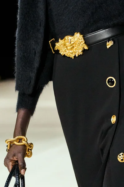 Look 43